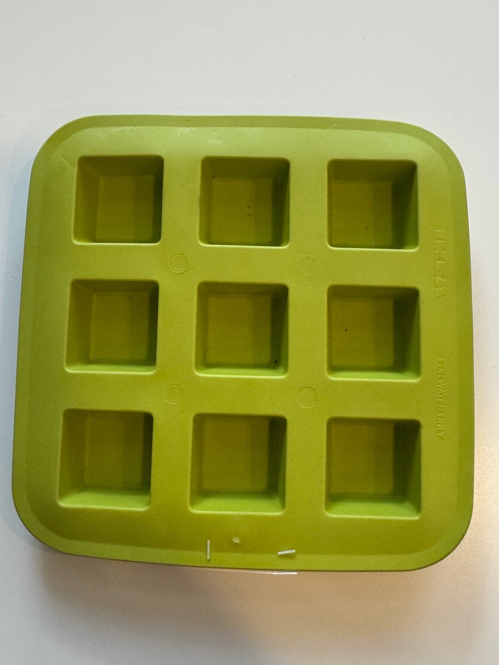 IKEA PLASTIS Ice Cube Tray Green 9 Cube Square Mold 002.750.56 Discontinued
